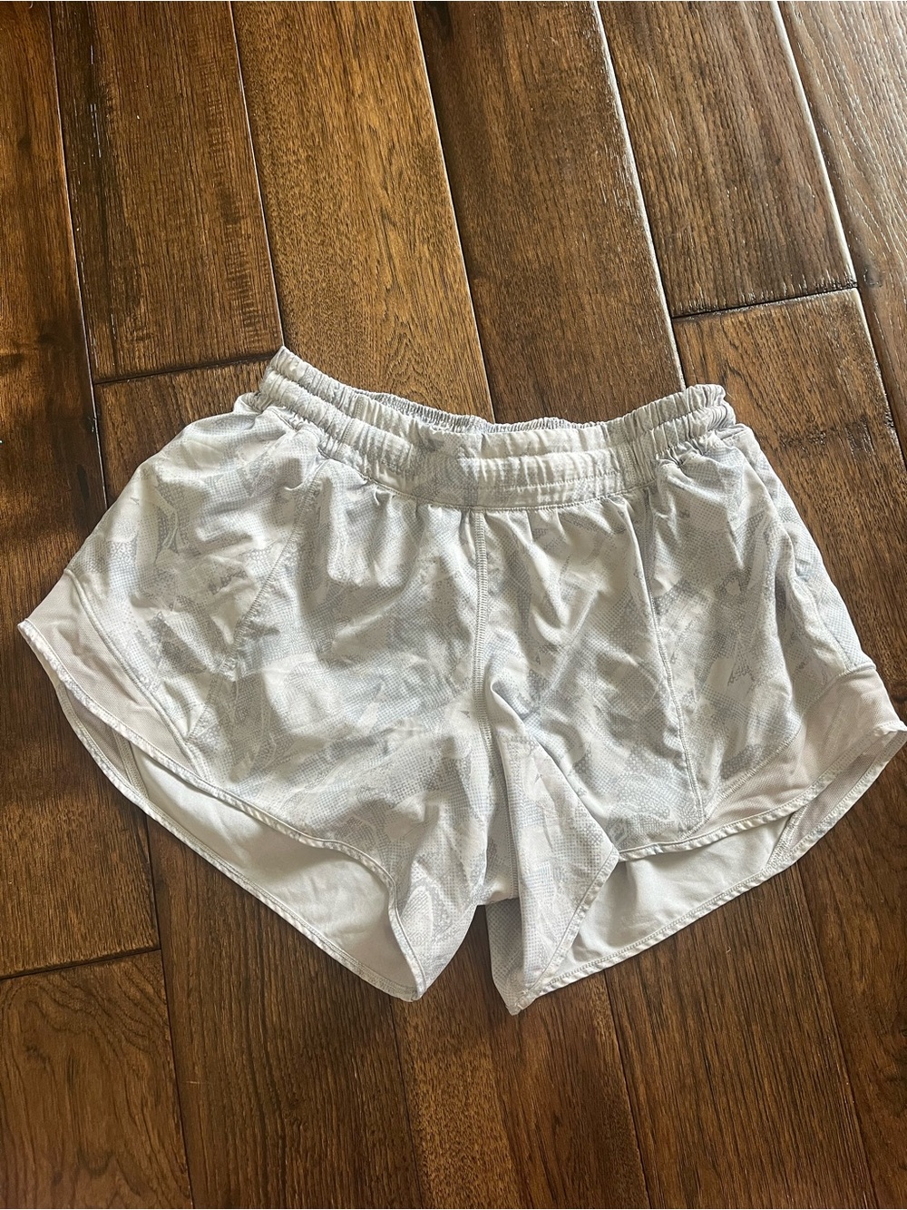 Lululemon grey patterned shorts